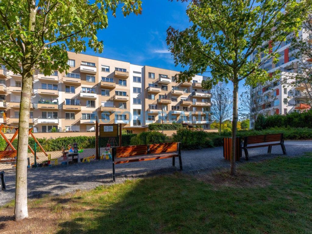 Prodej bytu 1+kk 36 m2, Praha – náhled fotky 26