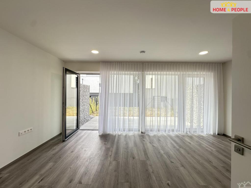 Pronájem bytu 1+kk 35 m2