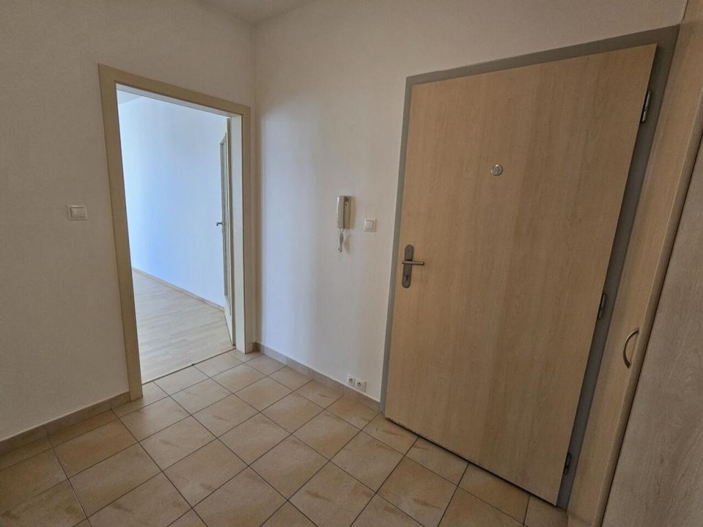 Pronájem bytu 2+kk 65 m2, Praha – náhled fotky 23