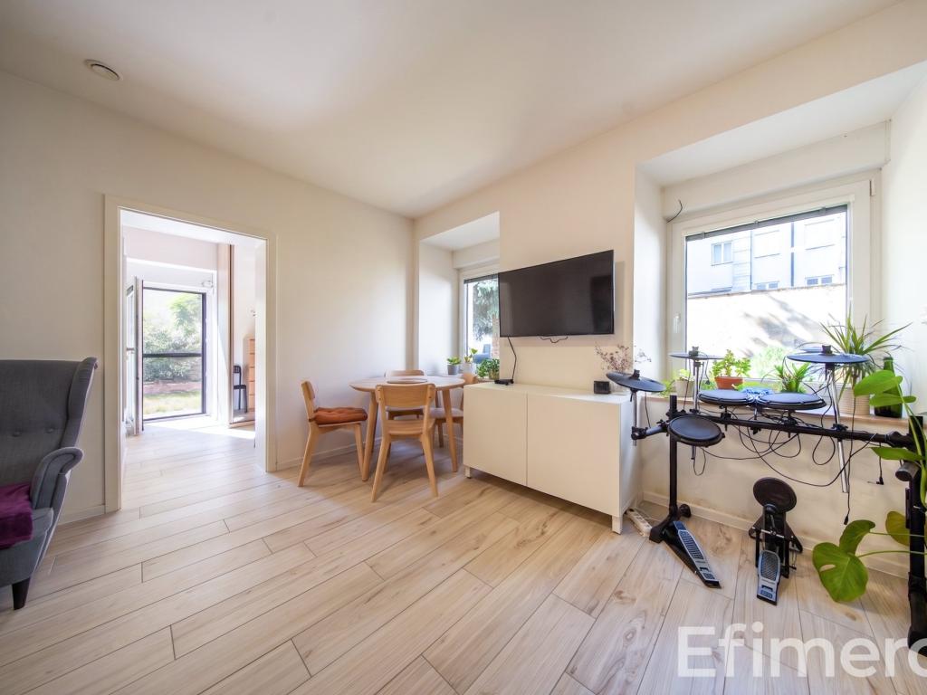 Pronájem bytu 2+kk 40 m² – pohled 2