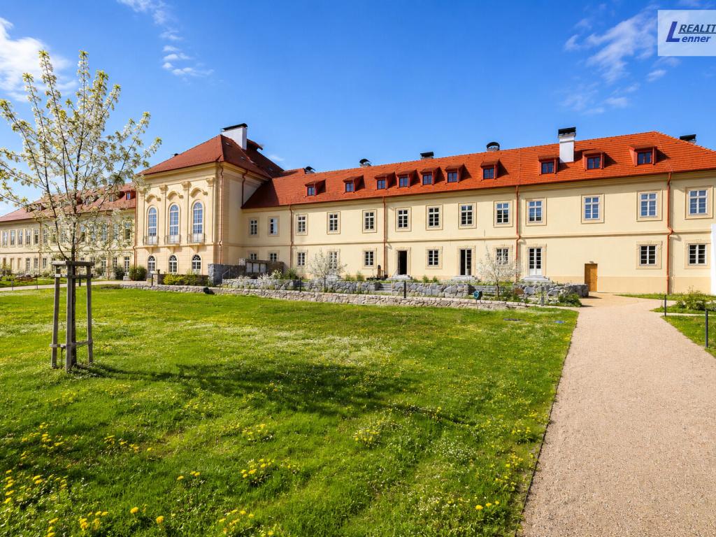 Pronájem bytu 1+kk 38 m2