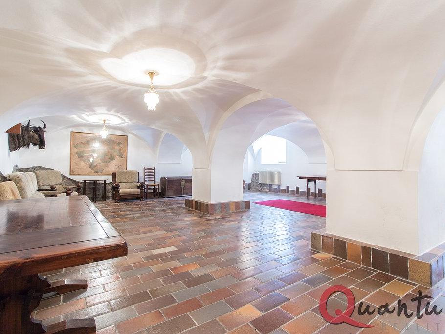 Pronájem domu 1400 m2