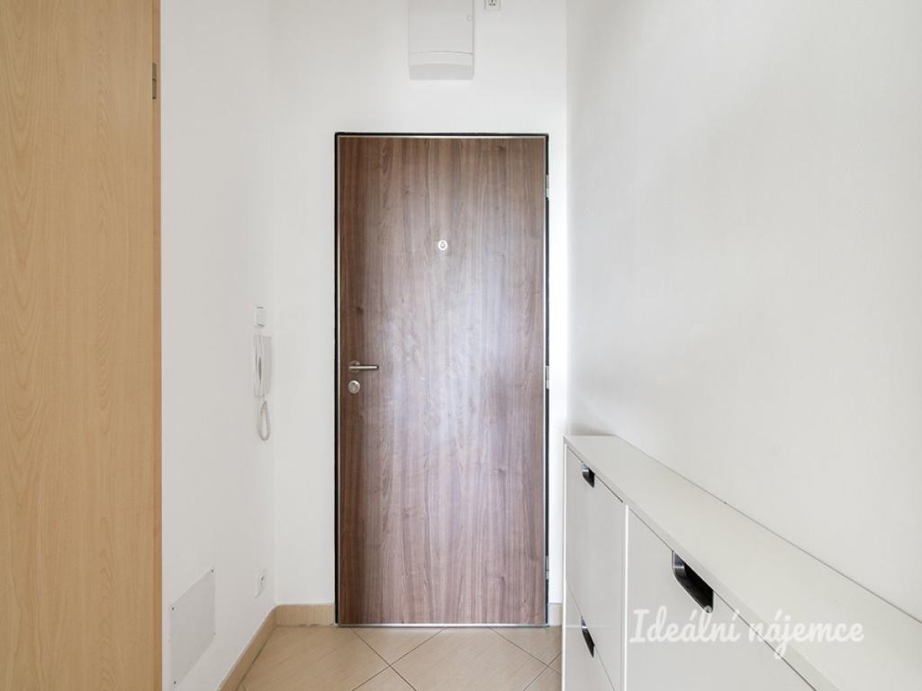 Pronájem bytu 1+kk 27 m2, Praha – náhled fotky 9