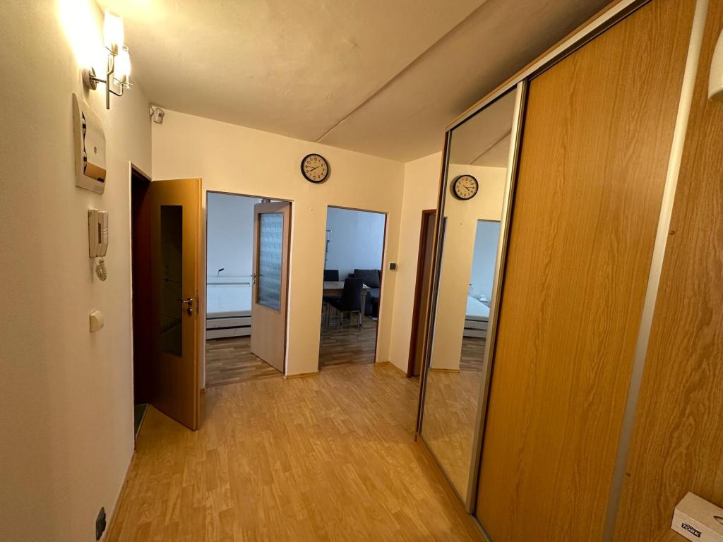 Pronájem bytu 3+1 81 m2, Plzeň – náhled fotky 12