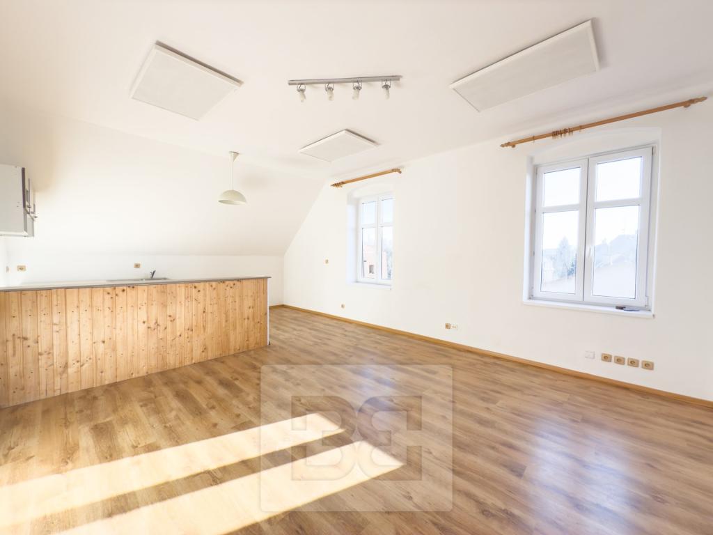 Pronájem bytu 3+kk 81 m2