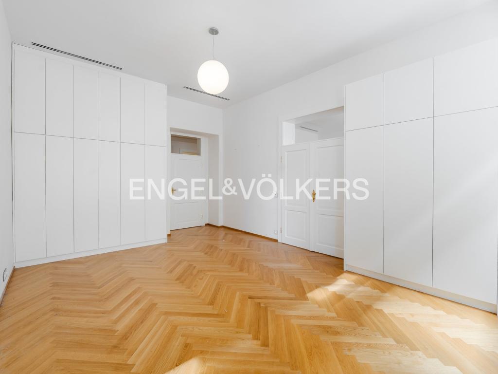 Pronájem bytu 2+kk 77 m2, Praha – náhled fotky 5