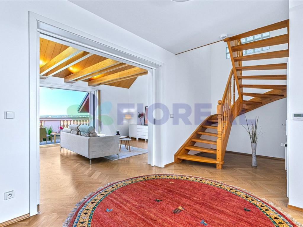 Pronájem bytu 5+1 230 m2, Praha – náhled fotky 9