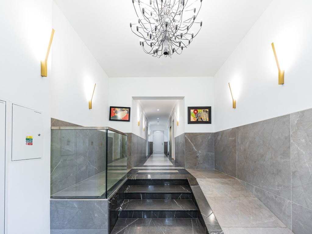 Pronájem bytu 4+kk 151 m2, Praha – náhled fotky 21