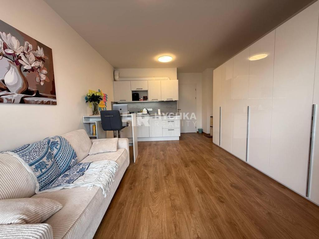 Pronájem bytu 1+kk 32 m2