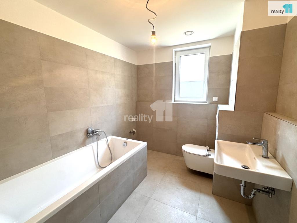 Pronájem bytu 1+kk 32 m2