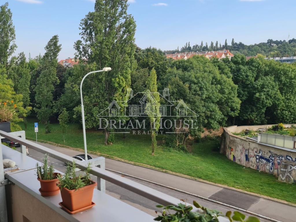 Pronájem bytu 2+1 75 m2, Praha – náhled fotky 10