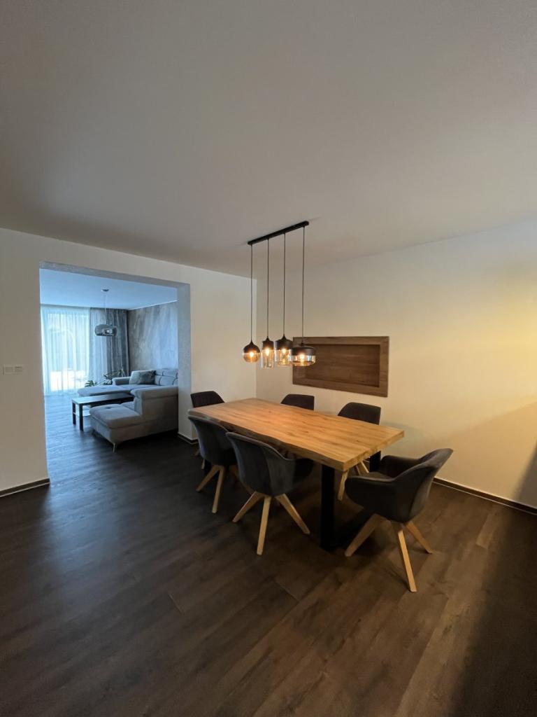Pronájem bytu 4+kk 139 m2