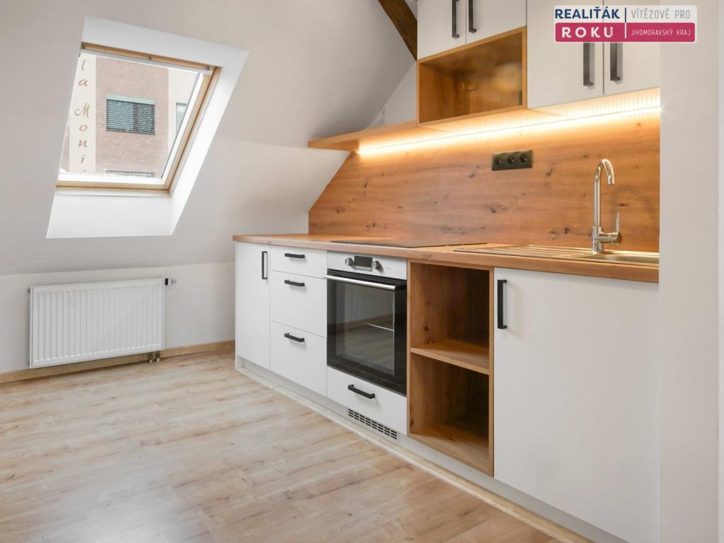 Pronájem bytu 2+kk 65 m2