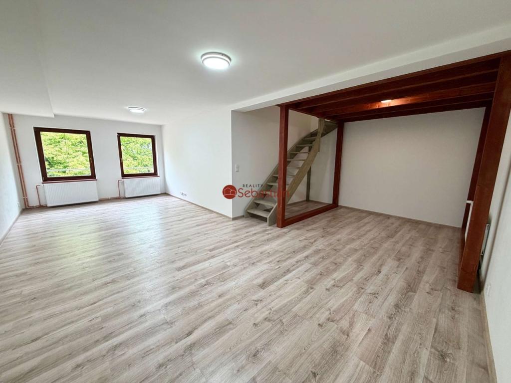 Pronájem bytu 1+1 64 m2