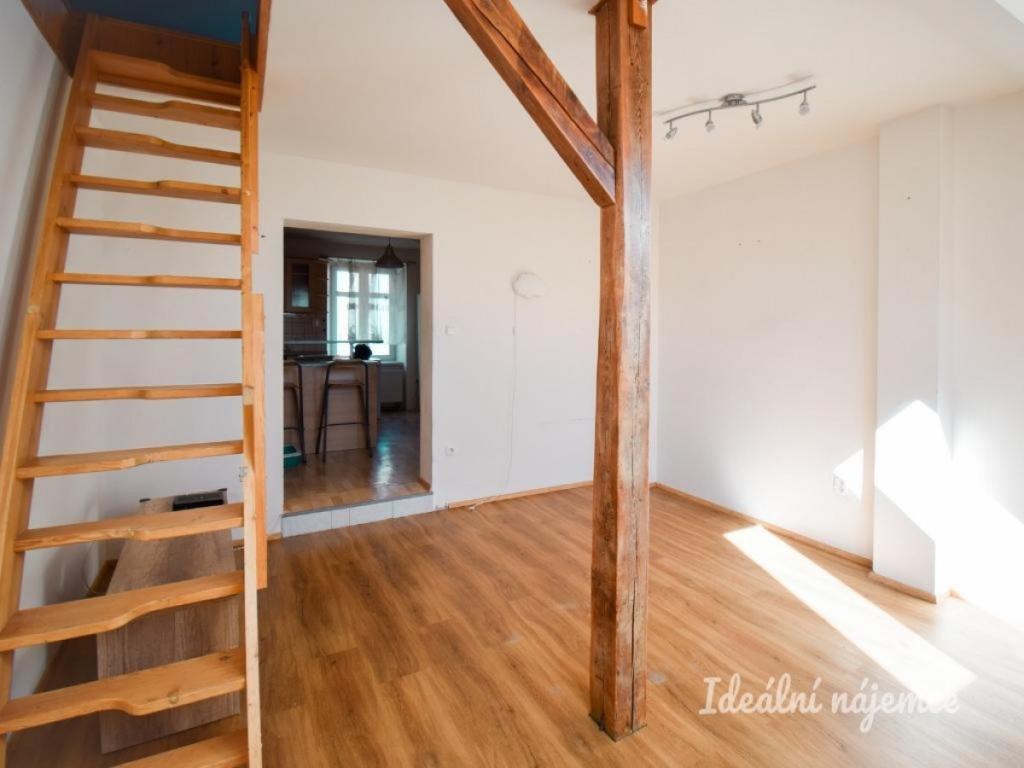 Pronájem bytu 2+1 64 m2