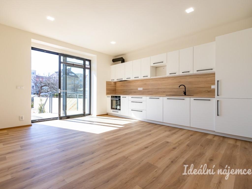 Pronájem 3+kk, Hradec Králové - Albertova, 29000