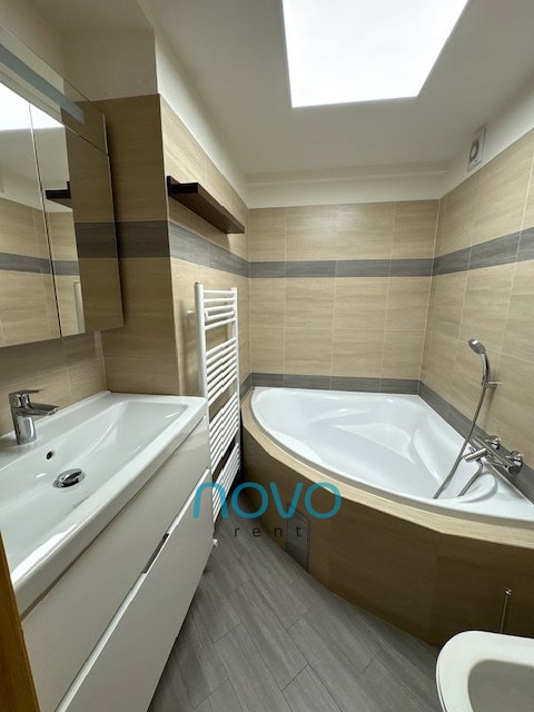 Pronájem bytu 3+1 115 m2, Praha – náhled fotky 28