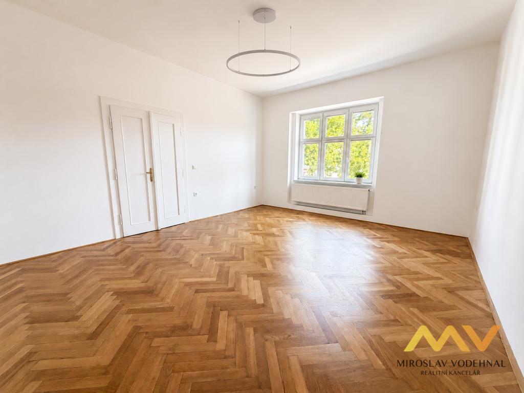Pronájem bytu 3+1 129 m2, Hradec Králové – náhled fotky 13