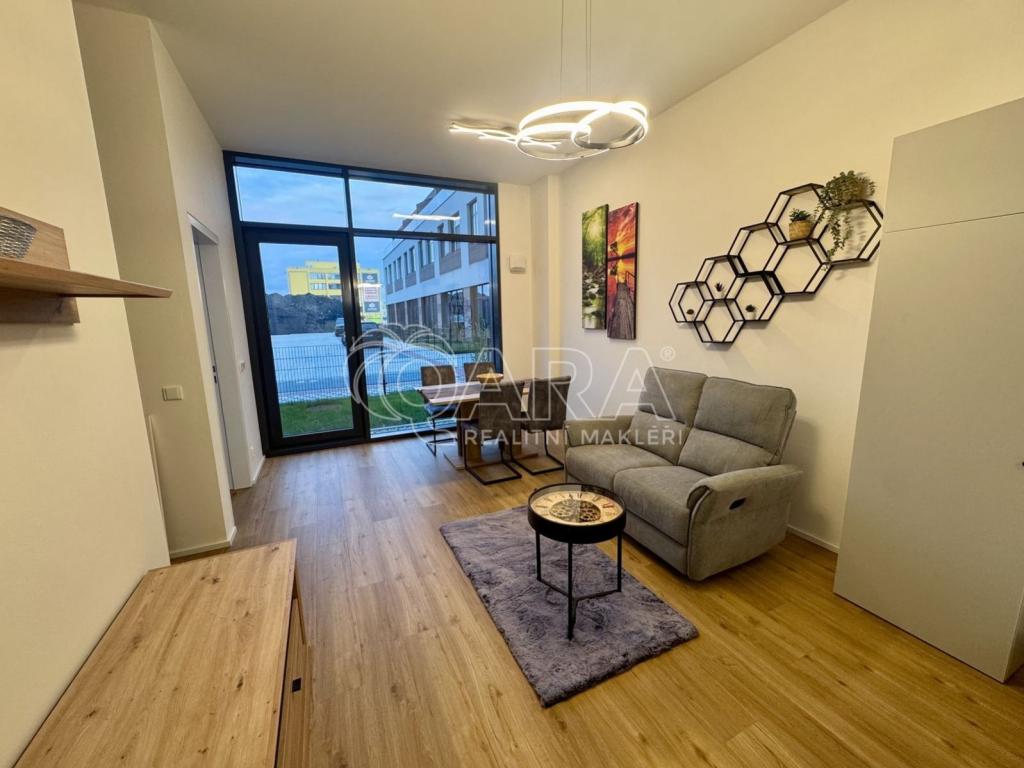 1-room apartment for rent · 42 m² · Praha — 886 €/mo