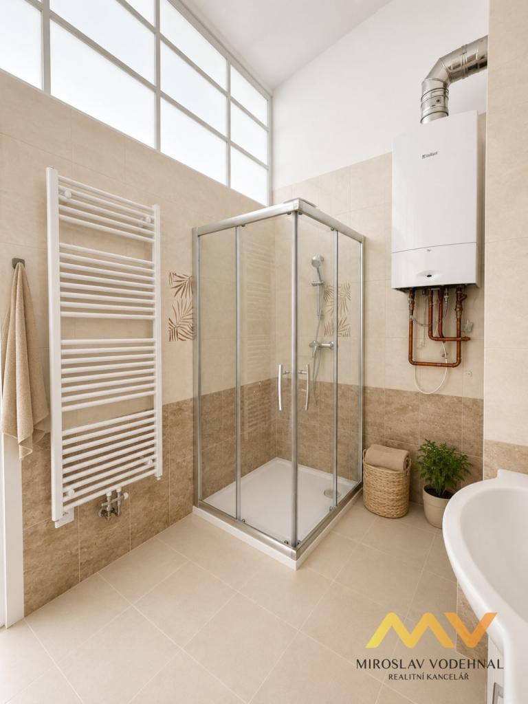 Pronájem bytu 3+1 129 m2, Hradec Králové – náhled fotky 15