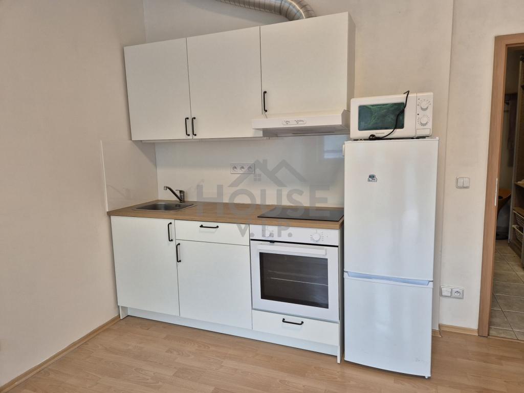 Pronájem bytu 1+kk 33 m2