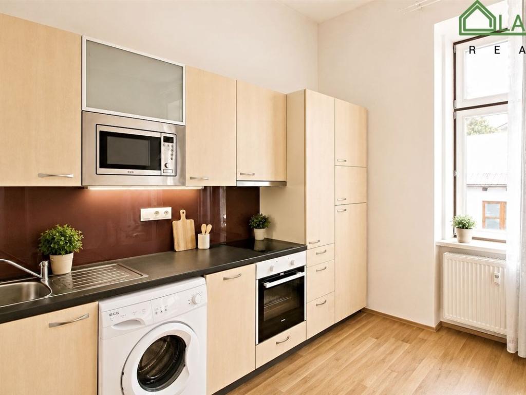 Pronájem bytu 1+kk 30 m², Francouzská, Brno, Jihomoravský kraj