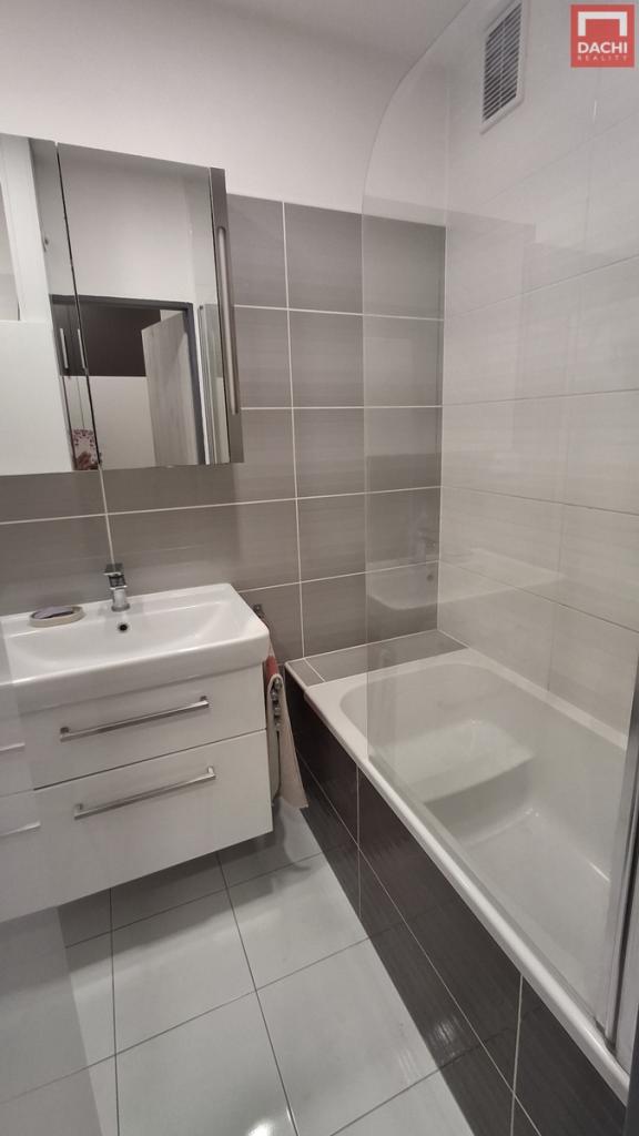 Pronájem bytu 3+kk 74 m² – pohled 6