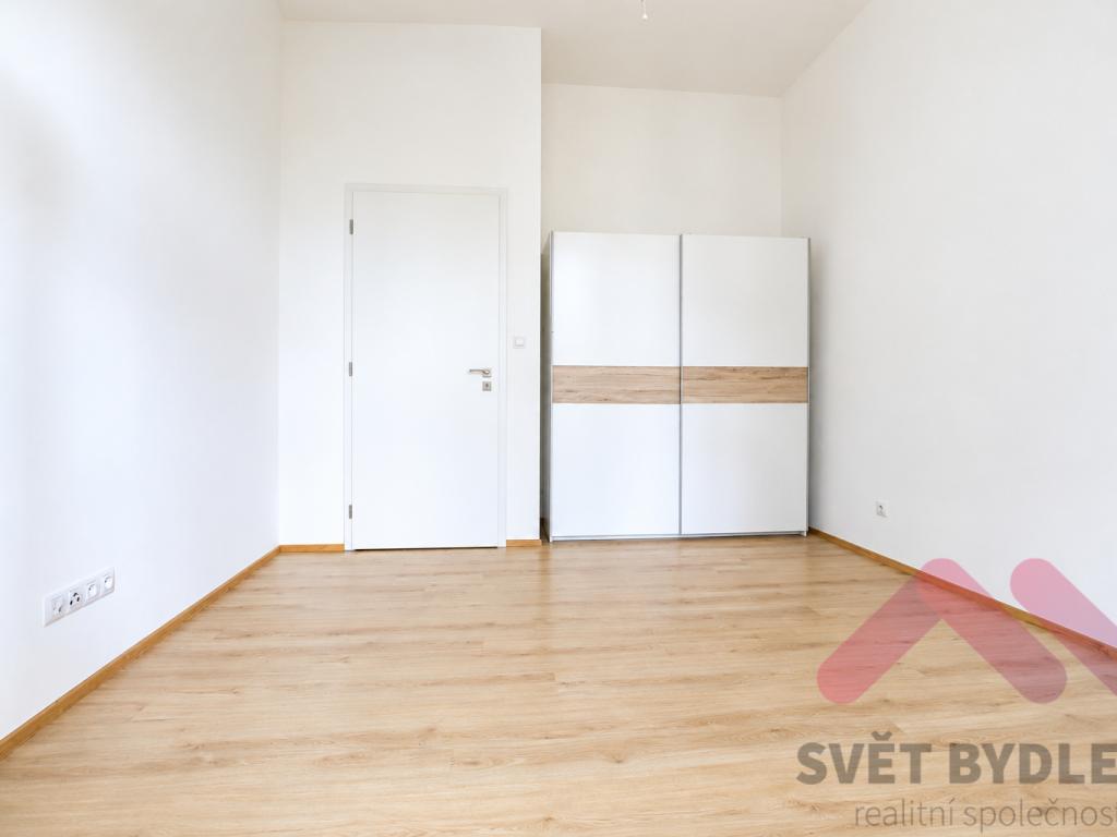 Pronájem bytu 2+kk 44 m2, Praha – náhled fotky 9
