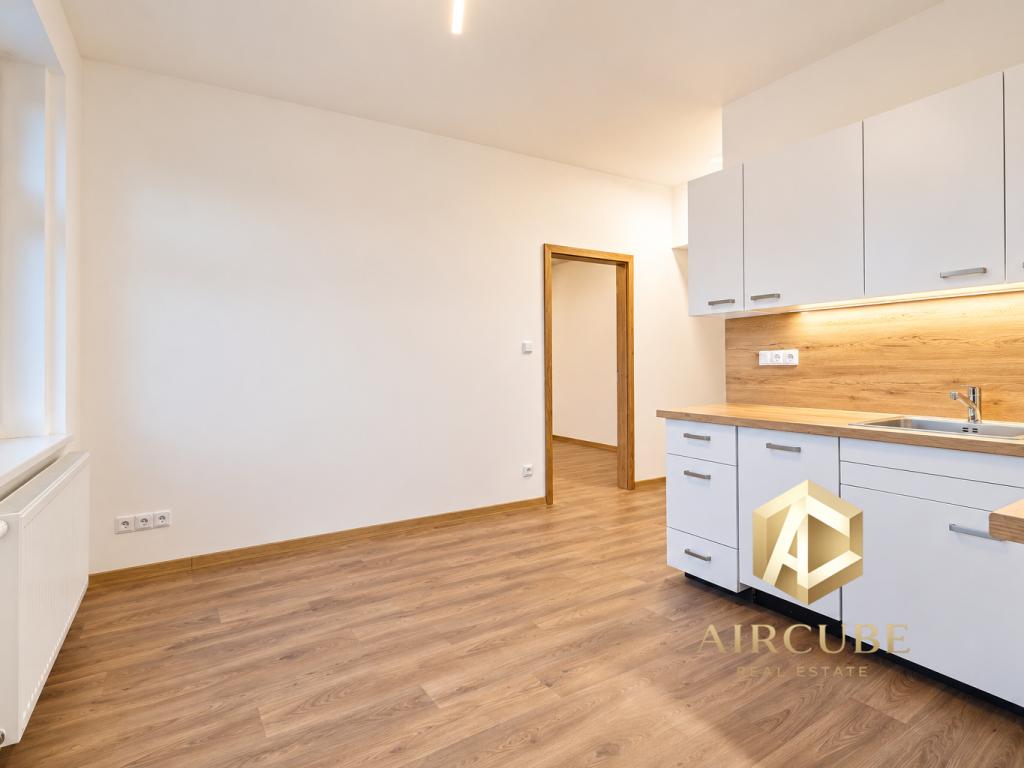 Pronájem bytu 2+kk 42 m2, Praha – náhled fotky 7