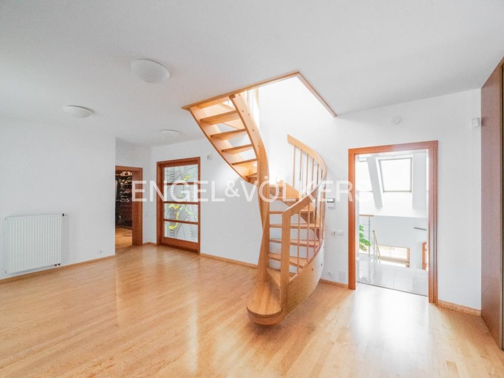 Pronájem domu 440 m2, Praha – náhled fotky 15