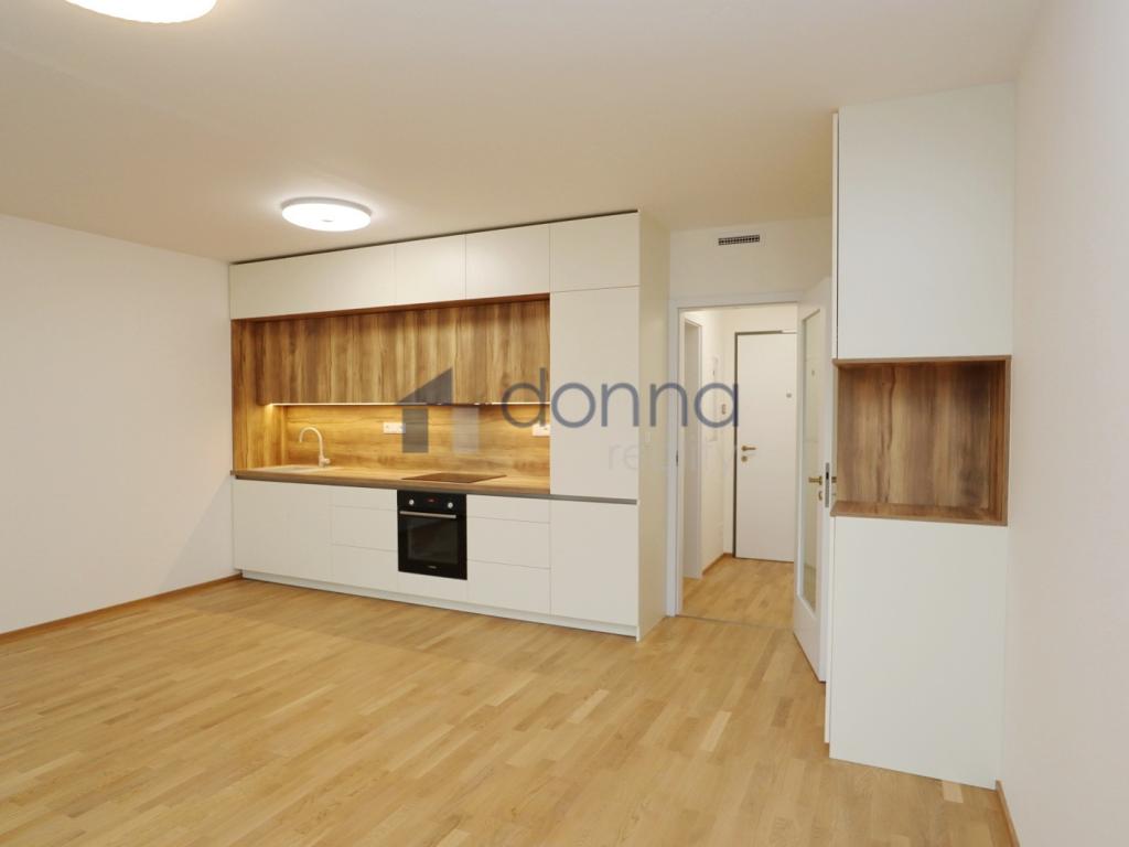 Pronájem bytu 1+kk 39 m2