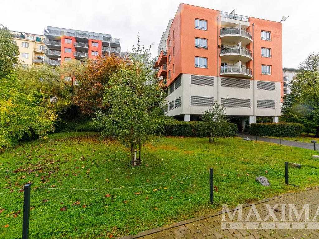 Prodej bytu 1+kk 36 m2, Praha – náhled fotky 27