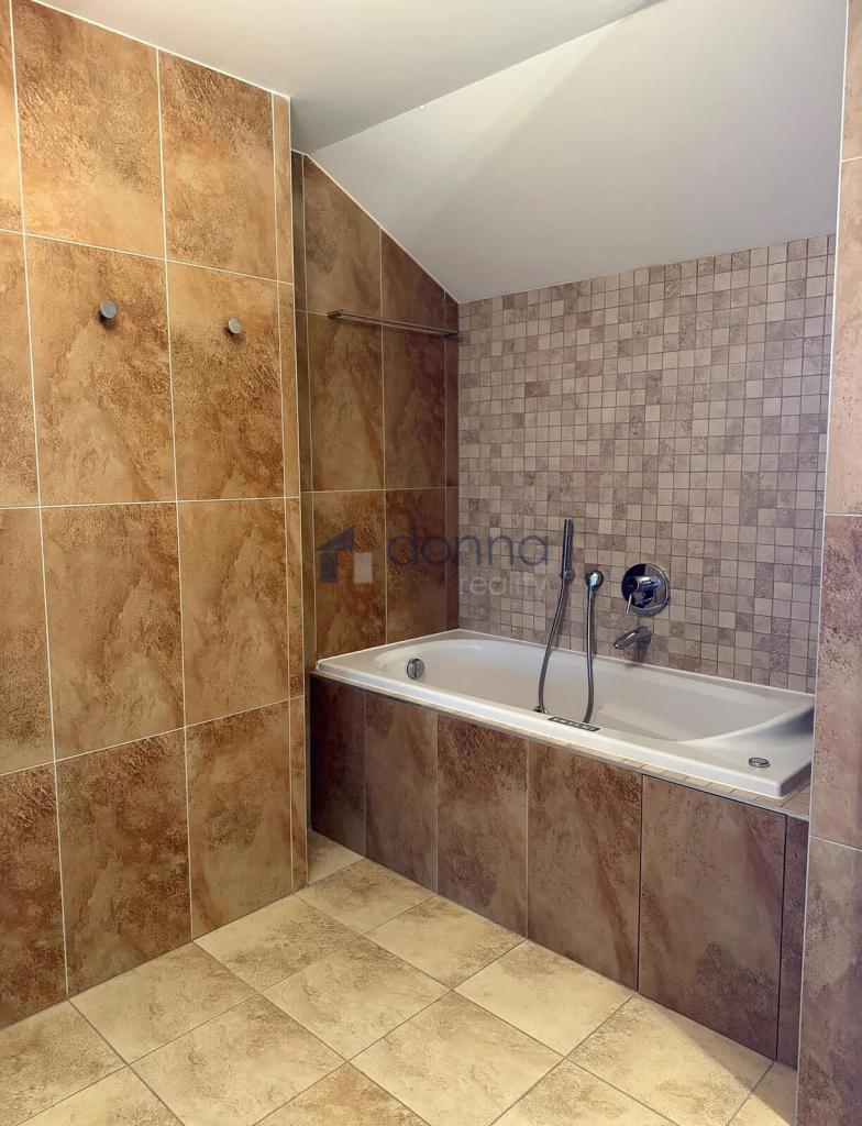 Pronájem bytu 3+kk 157 m2, Praha – náhled fotky 9