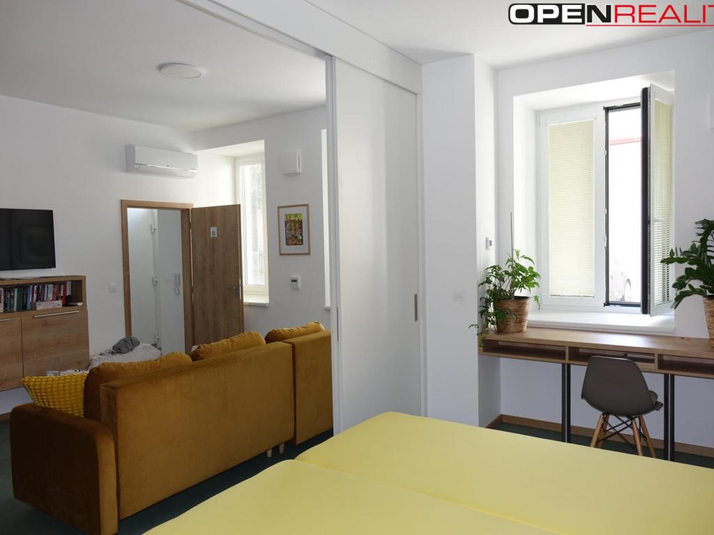 Pronájem bytu 2+kk 40 m2