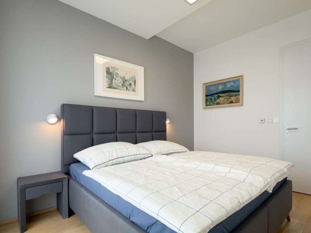 Pronájem bytu 3+kk 109 m2, Praha – náhled fotky 14