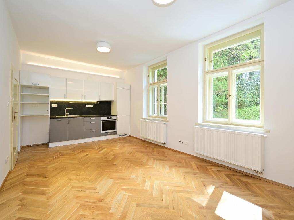 Pronájem bytu 1+kk 32 m2