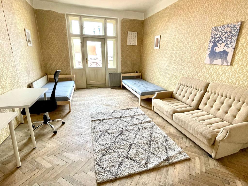 Pronajem bytu celý pokoj 20 m2