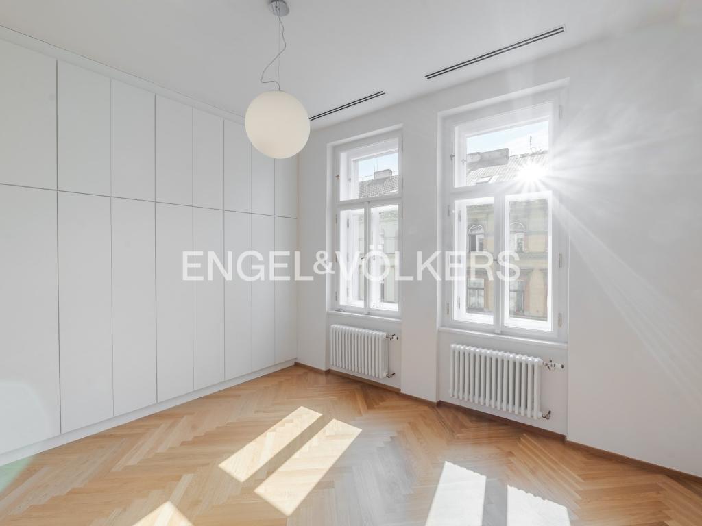 Pronájem bytu 5+kk 202 m2