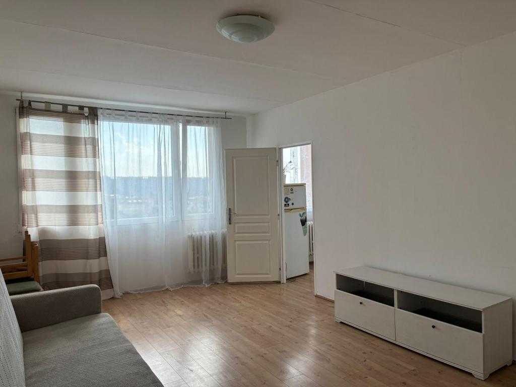 Pronájem bytu 1+1 35 m² – pohled 2