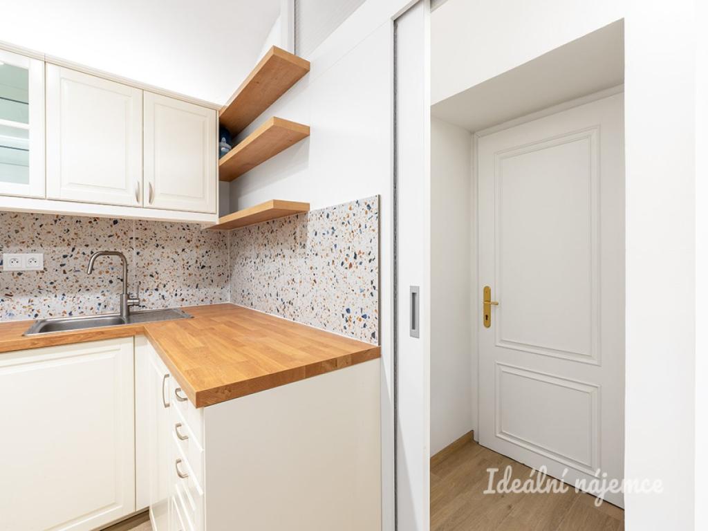 Pronájem bytu 2+kk 30 m2