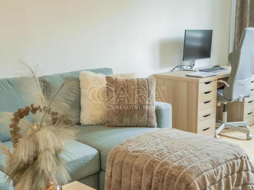 Prodej bytu 2+1 55 m² – pohled 2