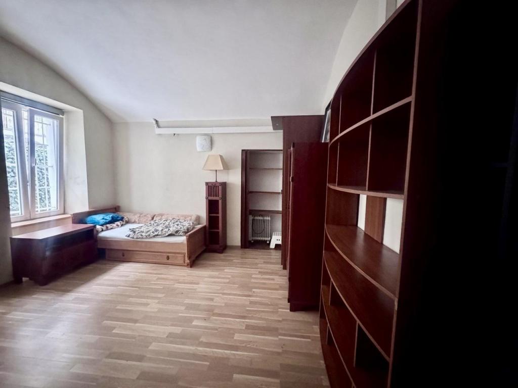 Listing 1