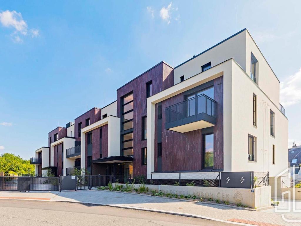 Pronájem bytu 2+kk 55 m2, Praha – náhled fotky 9