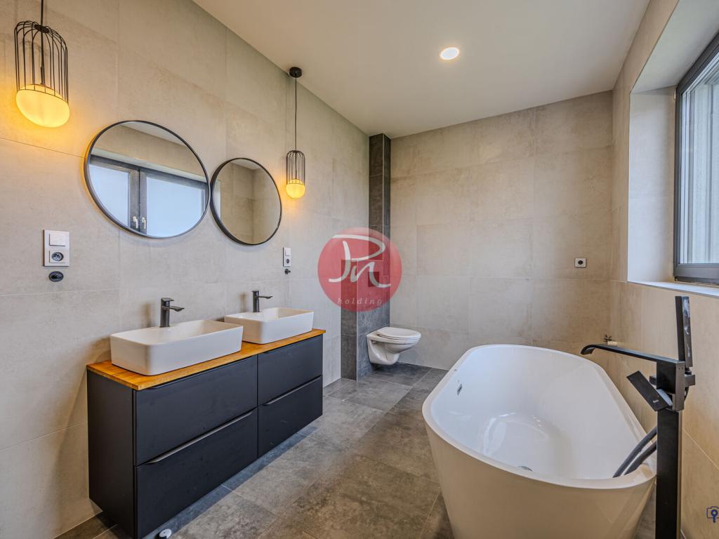 4-room apartment for rent · 102 m² · Ostrava — 1 443 €/mo