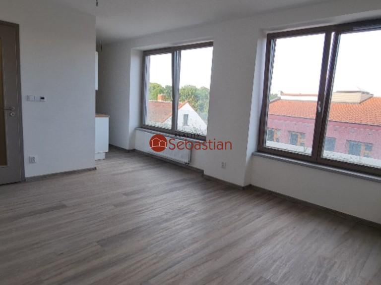 Pronájem bytu 1+kk 33 m2