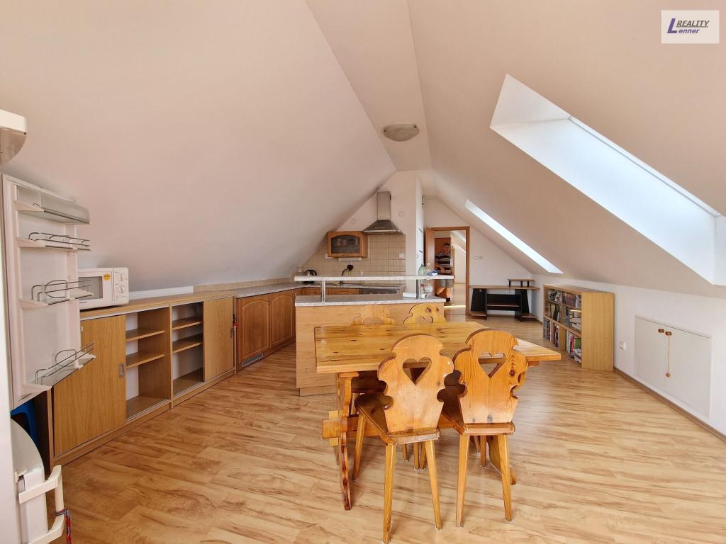 Pronájem bytu 2+1 89 m2