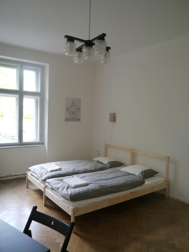 Spolubydleni bytu celý pokoj 87 m2