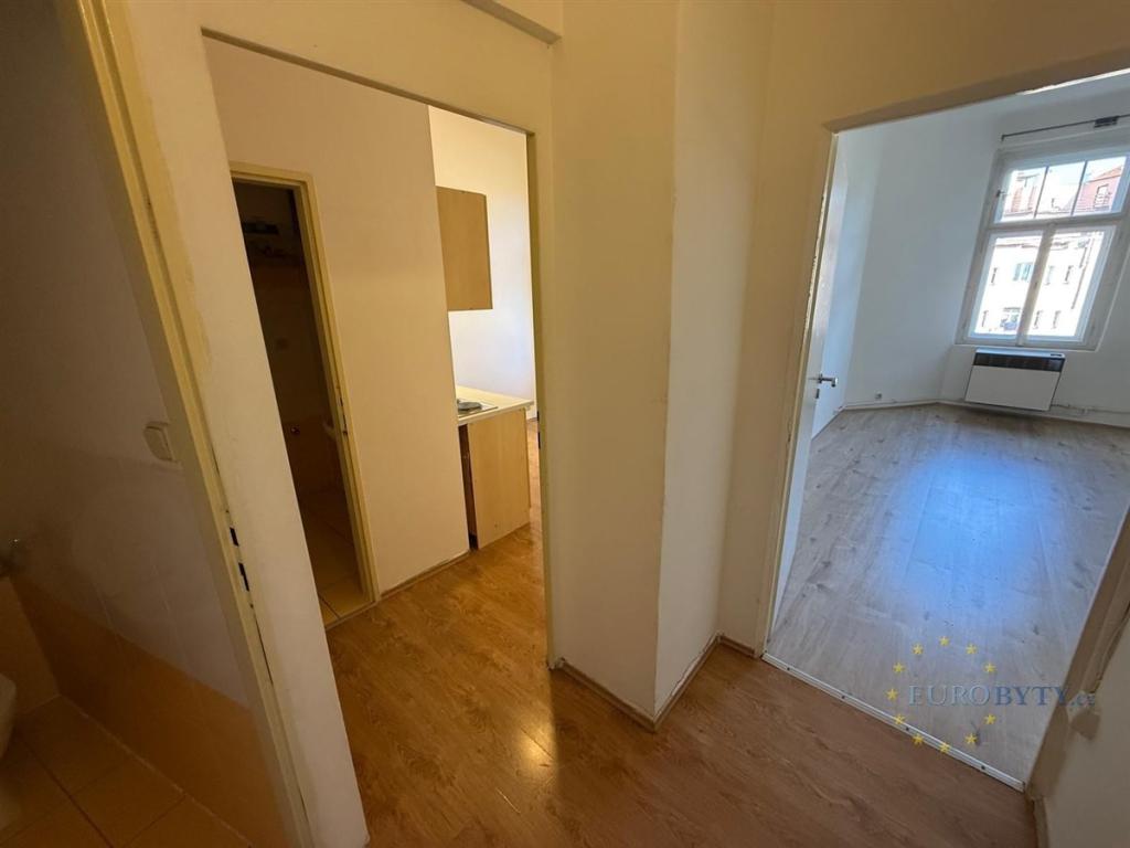 Pronájem bytu 2+kk 37 m2, Praha – náhled fotky 3