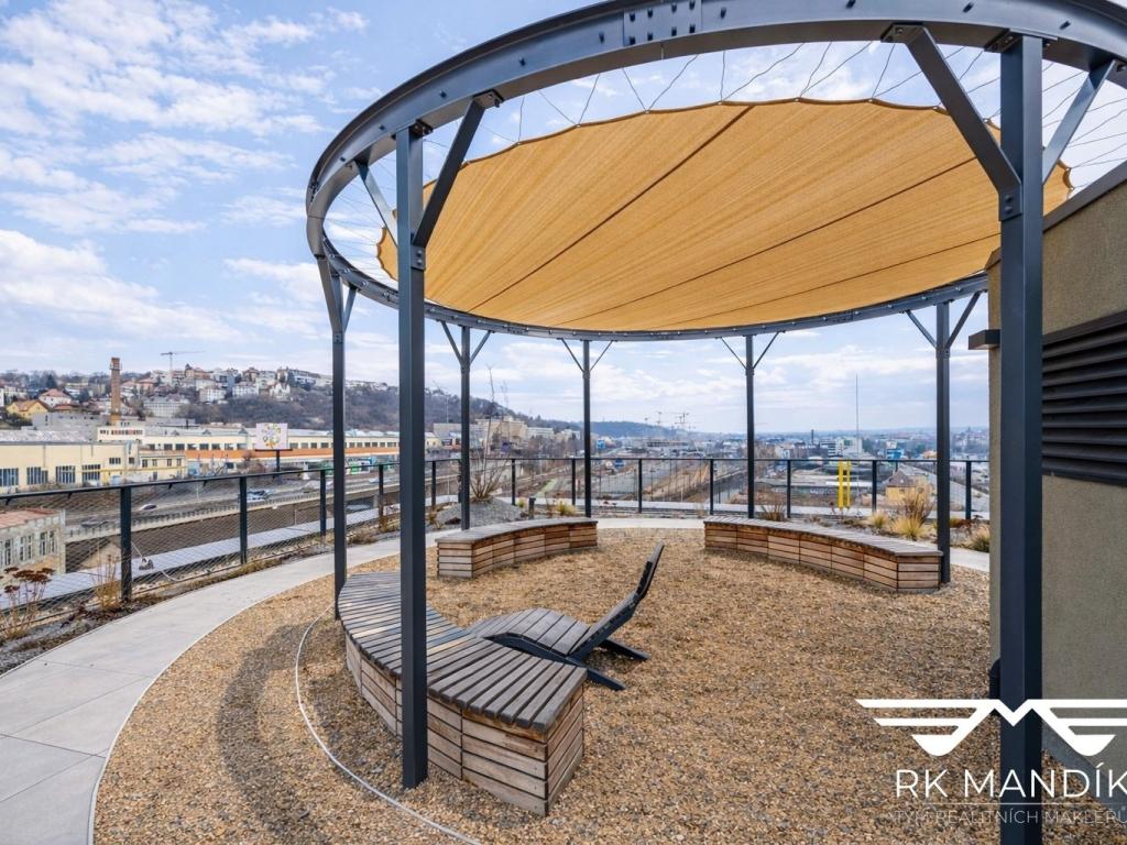 Pronájem bytu 1+kk 28 m2, Praha – náhled fotky 18