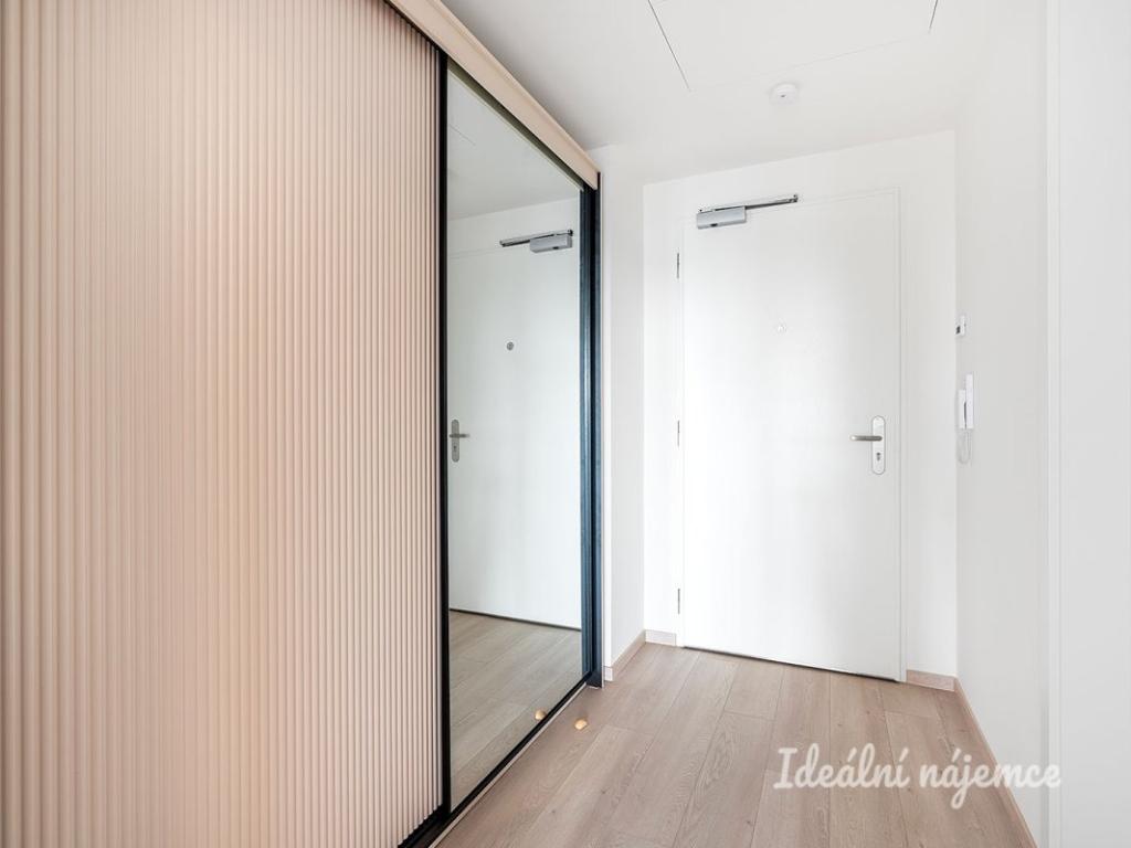 Pronájem bytu 1+kk 40 m2